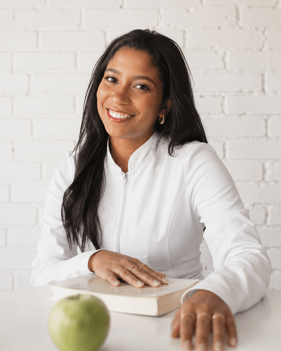 Alana Cruz durante atendimento nutricional